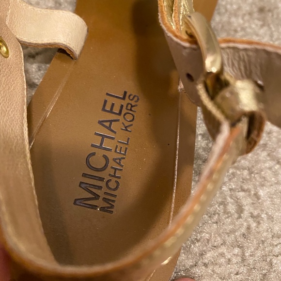 Michael Kors Charm Sandal Mini Logo Gold - Picture 4 of 5